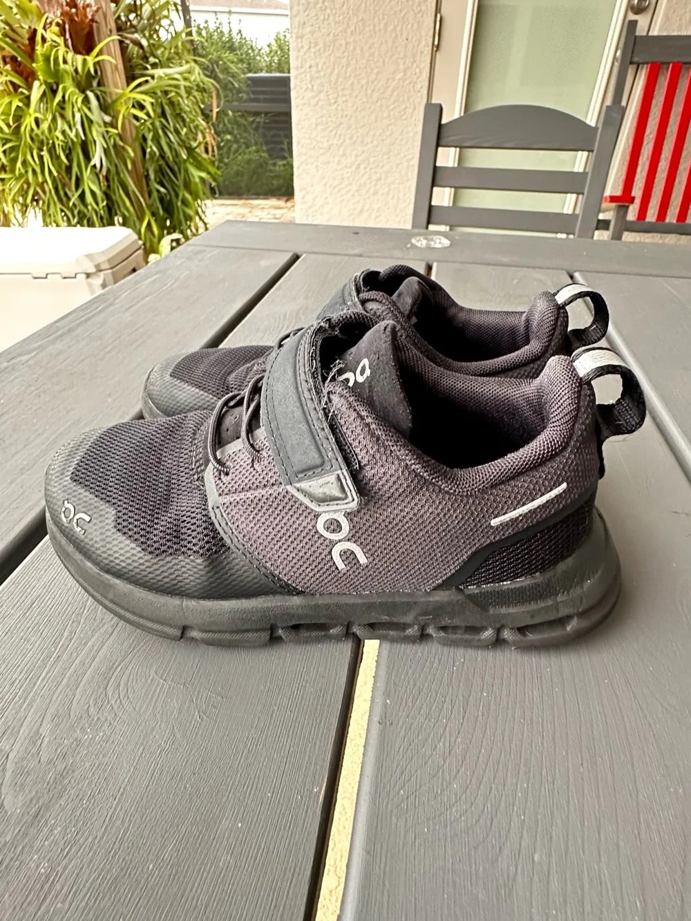 On Running Kids Black Mesh Sneakers with Hook-and-Loop Strap